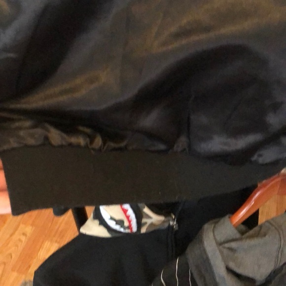 F21 satin bomber - Picture 7 of 7